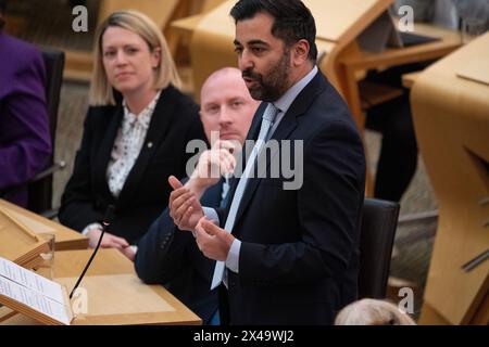 Édimbourg, Écosse, Royaume-Uni. 1er mai 2024. SUR LA PHOTO : Humza Yousaf MSP, premier ministre d'Écosse et chef du Parti national écossais (SNP). Les députés ont vu assister au parlement pour voter dans le débat sur une motion de censure à l'égard du gouvernement écossais, au Parlement écossais. Crédit : Colin d Fisher crédit : Colin Fisher/Alamy Live News Banque D'Images