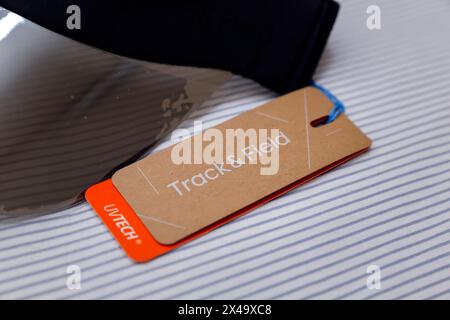 Sao Paulo, Brésil - 01 mai 2024 : étiquette de produit de marque Track and Field Banque D'Images