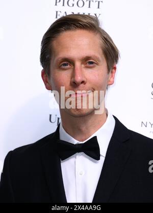Londres, Royaume-Uni. 1er mai 2024. Vous fermerez en arrivant au National Theatre Up Next Gala. Crédit : Doug Peters/EMPICS/Alamy Live News Banque D'Images