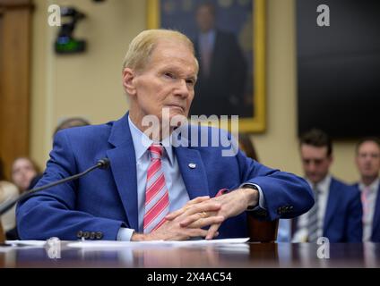 Washington, États-Unis d'Amérique. 30 avril 2024. Washington, États-Unis d'Amérique. 30 avril 2024. Bill Nelson, administrateur de la NASA, témoigne devant l'audience du Comité de la Science, de l'espace et de la technologie de la Chambre au sujet du budget de l'année fiscale 2025 de la NASA au Rayburn House Office Building, le 30 avril 2024 à Washington, DC crédit : Bill Ingalls/NASA/Alamy Live News Banque D'Images