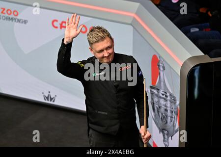 Sheffield, Royaume-Uni. 01 mai 2024. Kyren Wilson célèbre sa victoire sur John Higgins, lors des Championnats du monde Cazoo 2024 au Crucible Theatre, Sheffield, Royaume-Uni, le 1er mai 2024 (photo de Cody Froggatt/News images) à Sheffield, Royaume-Uni, le 5/1/2024. (Photo de Cody Froggatt/News images/Sipa USA) crédit : Sipa USA/Alamy Live News Banque D'Images