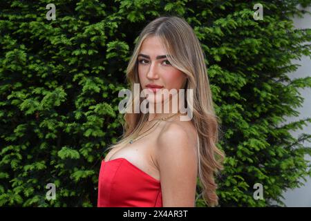 Joelle Marie Jaracz Freundin von Till Lindemann, Rammstein beim BILD RENNTAG auf der Trabrennbahn in Gelsenkirchen AM 01.05.2024 *** Joelle Marie Jaracz petite amie de Till Lindemann, Rammstein au BILD RENNTAG sur la piste de trot de Gelsenkirchen le 01 05 2024 Banque D'Images