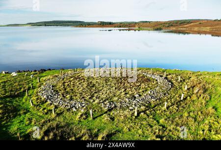 Brenig 44 aka The Ring Cairn. L'un des anciens Brenig Cairns par le réservoir Llyn Brenig. Denbighshire, pays de Galles. 2000 BC site cérémonial avec crémation ultérieure Banque D'Images