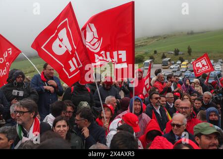 Piana degli Albanesi, Italie. 1er mai 2024. Elly Schlein, secrétaire du Parti démocrate, à Portella della Ginestra le 1er mai. (Crédit image : © Antonio Melita/Pacific Press via ZUMA Press Wire) USAGE ÉDITORIAL SEULEMENT! Non destiné à UN USAGE commercial ! Banque D'Images