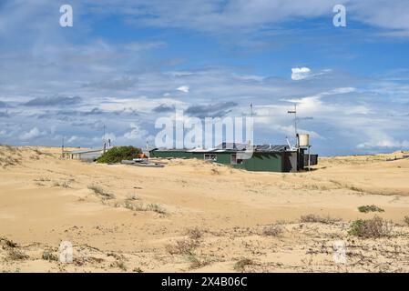 ville cachée dans les dunes de sable Banque D'Images