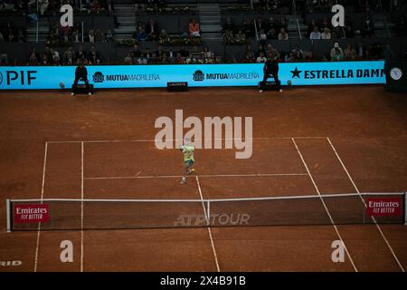 Madrid, Espagne. 01 mai 2024. Carlos Alcaraz Garfia, d'Espagne, joue contre Andrey Rublev, de Russie, lors du tournoi Mutua Madrid Open 2024 à la Caja Magica. Score final : Carlos Alcaraz Garfia 1:2 Andrey Rublev. Crédit : SOPA images Limited/Alamy Live News Banque D'Images