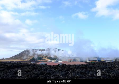 Centrale électrique de Svartsengi, près du lagon bleu, Islande Banque D'Images