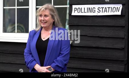 Capture d'écran de l'AP vidéo de la candidate du parti conservateur pour le maire de Londres, Susan Hall arrivant au bureau de vote du Hatch End Lawn Tennis Club, Londres, pour voter à l'élection du maire. Date de la photo : jeudi 2 mai 2024. Banque D'Images