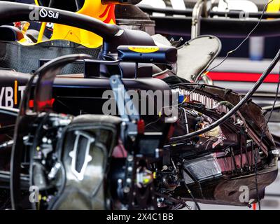 Le fonctionnement intérieur sous le pod latéral d'une voiture Red Bull F1. Banque D'Images