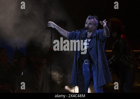 Concert de musique - Concerto del Primo Maggio a Roma Piero Pelu pendant le concert du 1er mai au Circus Maximus 2024, 1er mai 2024, Rome, Italie. Rome Circo Massimo Italie Copyright : xDomenicoxCippitellix/xLiveMediax LPM 1334891 Banque D'Images