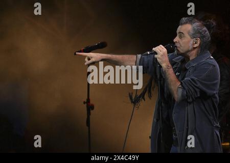 Concert de musique - Concerto del Primo Maggio a Roma Piero Pelu pendant le concert du 1er mai au Circus Maximus 2024, 1er mai 2024, Rome, Italie. Rome Circo Massimo Italie Copyright : xDomenicoxCippitellix/xLiveMediax LPM 1334893 Banque D'Images