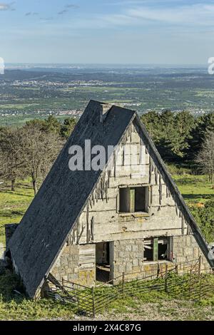 Une maison de montagne abandonnée dans les montagnes de Madrid, Espagne Banque D'Images