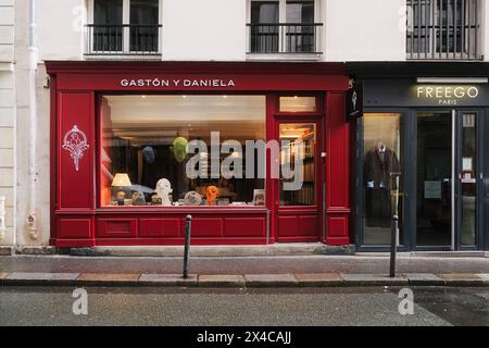 Paris, France - 11 mars 2024. La collection de tissus 'Gaston y Daniela' et le magasin dans un showroom à Paris, France. Banque D'Images