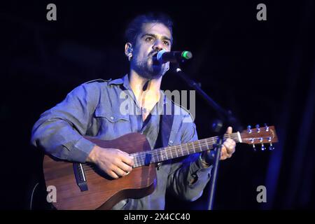 Taranto, Italie. 01 mai 2024. Mannarino. Pendant le Concerto Primo Maggio a Taranto, concert de musique à Tarente, Italie, 01 mai 2024 crédit : Agence photo indépendante/Alamy Live News Banque D'Images