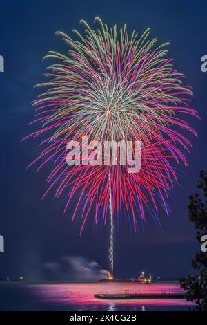 États-Unis, Ohio, Lakeside. Feu d'artifice du 4 juillet Banque D'Images