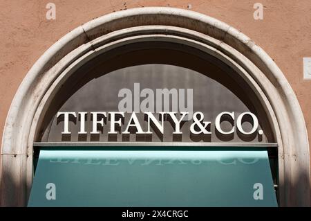 Enseigne de la bijouterie Tiffany & Co, via dei Condotti, Rome, Lazio, Italie Banque D'Images