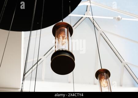 Miners lampes converties en lampes de style moderne mais rétro Banque D'Images