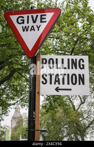 Londres, Royaume-Uni. 02 mai 2024. Le bureau de vote du Methodist Central Hall à Westminster cet après-midi. Crédit : Imageplotter/Alamy Live News Banque D'Images