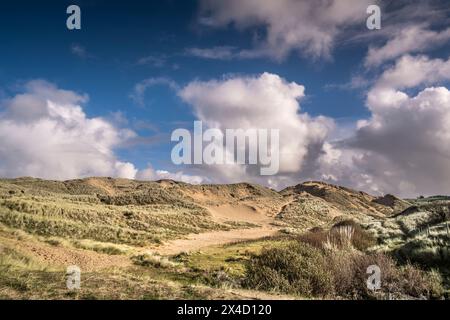 L'énorme système de dunes de sable à Holywell Beach à Newquay en Cornouailles au Royaume-Uni. Le système de dunes est vieux de 5 000 yeras et est l'un des plus grands dans le Banque D'Images