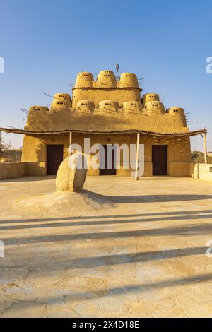 Oasis de Faiyum, Égypte. Bâtiment traditionnel du désert. (Usage éditorial uniquement) Banque D'Images