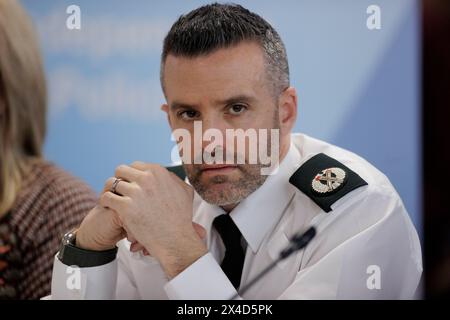 Bobby Singleton, le chef adjoint de la police de la PSNI, lors d'une réunion du Conseil de police à Belfast. Date de la photo : jeudi 2 mai 2024. Banque D'Images