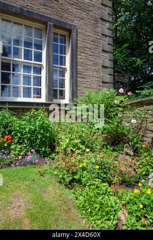 Angleterre, West Yorkshire, Haworth, le musée du Parsonage de Brontë (détail jardin) Banque D'Images