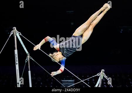 RIMINI - Lieke Wevers en action lors des qualifications aux Championnats d'Europe de gymnastique. ANP IRIS VAN DEN BROEK Banque D'Images