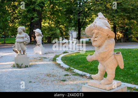 Salzbourg, Autriche. Jardin nain le plus ancien. Construit vers 1695. Ces étranges nains sont considérés comme des chefs-d'œuvre de marbre Banque D'Images