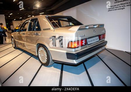 04/23/2024 Turin (Italie) la Mercedes Benz 190 E avec laquelle Ayrton Senna a remporté la course pour l'inauguration du nouveau circuit Nurburgring en 1984 Banque D'Images