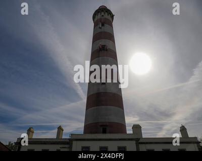 Le Farol de Aveiro. Phare sur la côte d'Aveiro, en face de l'océan atlantique, le plus grand du Portugal Banque D'Images