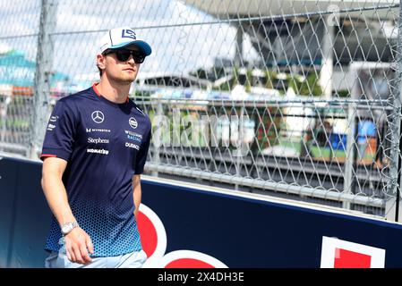 Miami, États-Unis. 02 mai 2024. Logan Sargeant (USA) Williams Racing marche sur le circuit. 02.05.2024. Formula 1 World Championship, Rd 6, Miami Grand Prix, Miami, Floride, USA, jour de préparation. Le crédit photo devrait se lire : XPB/Alamy Live News. Banque D'Images