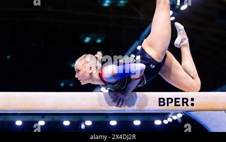 RIMINI - Lieke Wevers en action lors des qualifications aux Championnats d'Europe de gymnastique. ANP IRIS VAN DEN BROEK Banque D'Images