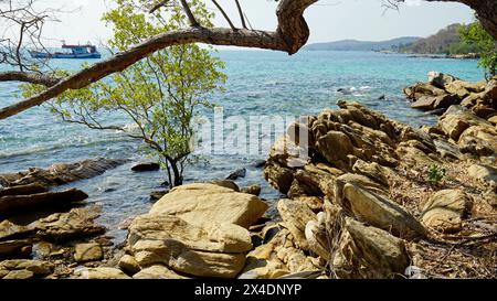 plage ao wai sur l'île de koh samet en thaïlande Banque D'Images