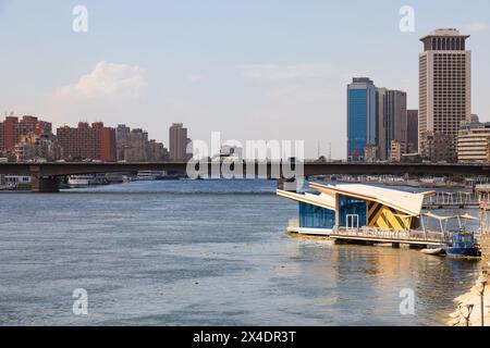 6 octobre Pont sur le Nil, le Caire, Égypte Banque D'Images