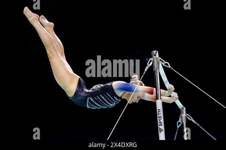 RIMINI - Lieke Wevers en action lors des qualifications aux Championnats d'Europe de gymnastique. ANP IRIS VAN DEN BROEK Banque D'Images