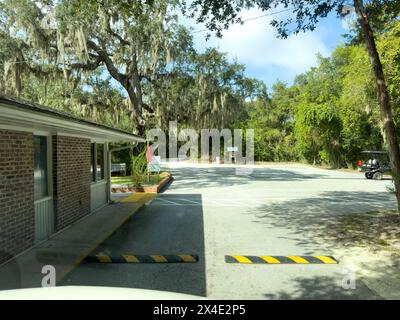 Amelia Island, FL États-Unis - 4 octobre 2023 : la station des Rangers dans la zone pittoresque du parc d'État de Fort Clinch en Floride États-Unis. Banque D'Images