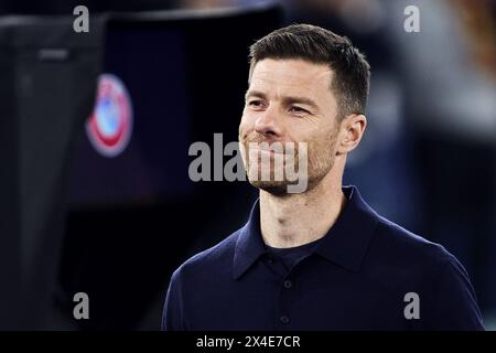 Naples, Italie. 02 mai 2024. Xabi Alonso, entraîneur-chef de Leverkusen, sourit lors de l'UEFA Europa League, demi-finales, match de 1ère manche entre AS Roma et Bayer Leverkusen le 2 mai 2024 au Stadio Olimpico à Rome, Italie - photo Federico Proietti/DPPI crédit : DPPI Media/Alamy Live News Banque D'Images