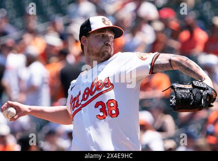 Baltimore, États-Unis. 02 mai 2024. BALTIMORE, MD - MAI 02 : les Orioles de Baltimore débutent le lanceur Kyle Bradish (38) sur le monticule lors d'un match MLB entre les Orioles de Baltimore et les Yankees de New York, le 2 mai 2024, à Orioles Park à Camden Yards, à Baltimore, dans le Maryland. (Photo de Tony Quinn/SipaUSA) crédit : Sipa USA/Alamy Live News Banque D'Images