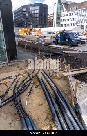 Les lignes d'approvisionnement, posées sous terre, sont exposées lors d'un projet de construction, Bochum, NRW, Allemagne Banque D'Images