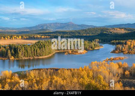 Couleur d'automne à Oxbow Bend de la rivière Snake, Grand Teton National Park, Wyoming. Banque D'Images