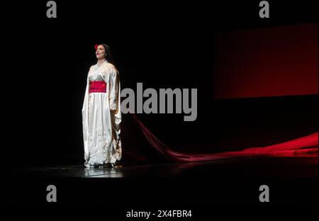 Curtain Call, Asmik Grigorian, Madama Butterfly, Metropolitan Opera House, New York ÉTATS-UNIS Banque D'Images