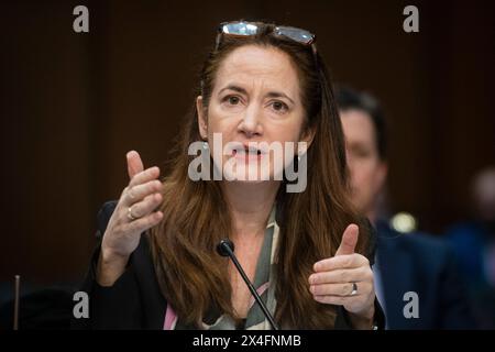 Washington, États-Unis. 02 mai 2024. Avril D. Haines, directeur du renseignement national, comparaît devant une audience du Comité sénatorial sur les services armés pour examiner les menaces mondiales dans le bâtiment des bureaux du Sénat Dirksen à Washington, DC, USA, jeudi 2 mai, 2024. photo de Rod Lamkey/CNP/ABACAPRESS. COM Credit : Abaca Press/Alamy Live News Banque D'Images