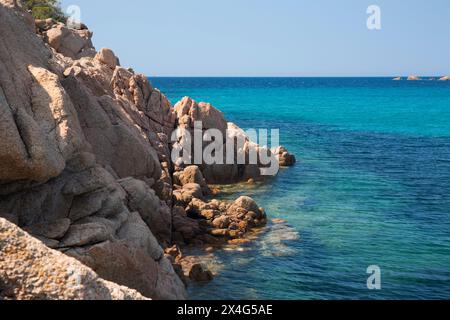 Sartène, Corse-du-Sud, Corse, France. Vue le long de la côte est rocheuse de la Cala di Roccapina. Banque D'Images