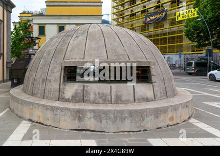 Bunk'art 2 ancien bunker anti-nucléaire dans le centre-ville de Shtylla place, Tirana, Albanie, Europe Banque D'Images