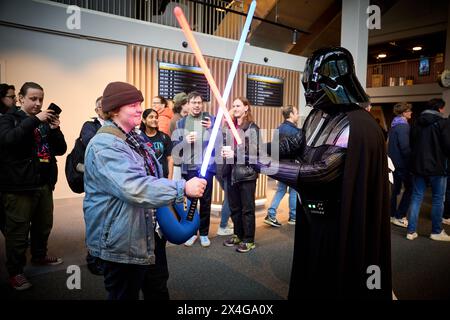 LA HAYE - fans de Star Wars dans une chaîne de cinéma. Un marathon de 24 heures aura lieu dans divers cinémas avec les neuf parties officielles de la série Star Wars. ANP PHIL NIJHUIS pays-bas Out - belgique Out Banque D'Images