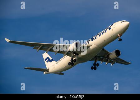 Finnair, Airbus A330-300, OH-LTR, en approche finale de l'aéroport Changi de Singapour Banque D'Images