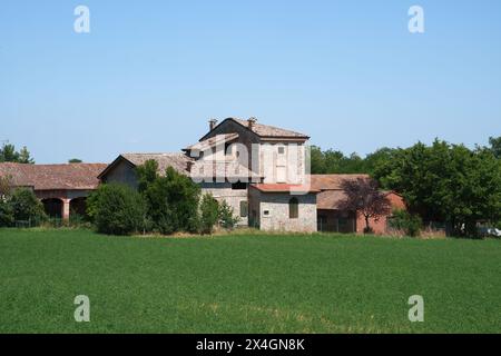 Paysage de campagne près de Medesano, dans la province de Parme, Emilie Romagne, Italie, en été Banque D'Images