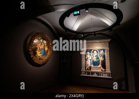 Retable avec la Vierge à l'enfant trône entre Saint Jérôme et Saint Nicolas de Myra, Benedetto Buglioni, Rijksmuseum, Amsterdam. Banque D'Images