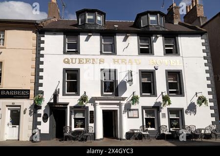 Le Queens Head Hotel à Kelso, en Écosse. Il donne sur Bridge Street. Banque D'Images