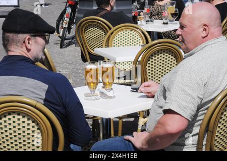 Copenhague/ Danemark/03 mai 2024/repas et boissons à l'extérieur, café et gâteaux sur hojbro plads et stroget dans la capitale danoise. (Photo. Francis Joseph Dean/Dean Pictures)( pas pour usage commercial ) Banque D'Images